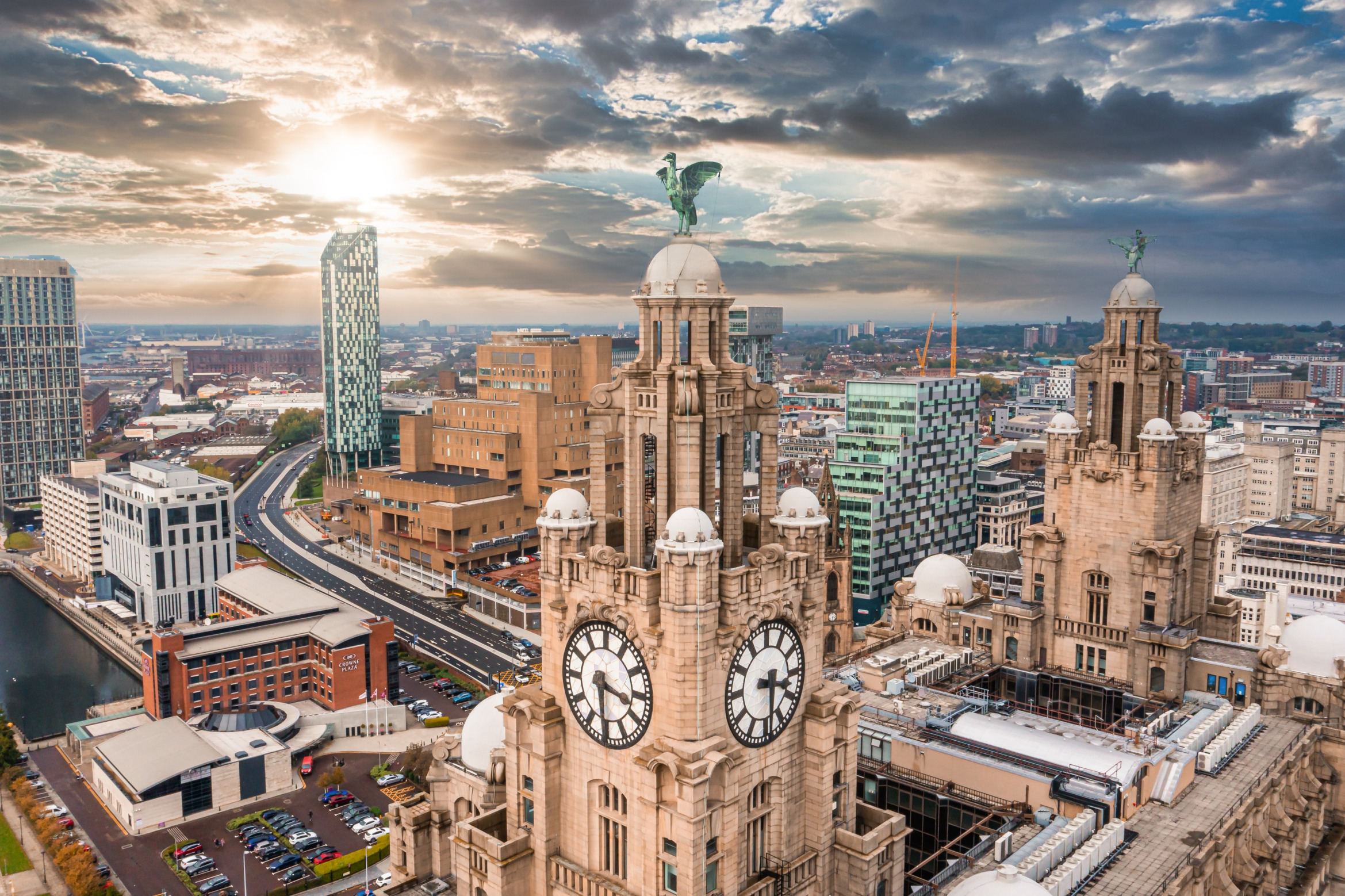 View over the Royal Liver Building in Liverpool (England, United Kingdom); Commercial Detective Agency Liverpool (England, United Kingdom), Detective Agency Liverpool (England, United Kingdom), Private Investigator Liverpool (England, United Kingdom), Detective Office Liverpool (England, United Kingdom)
