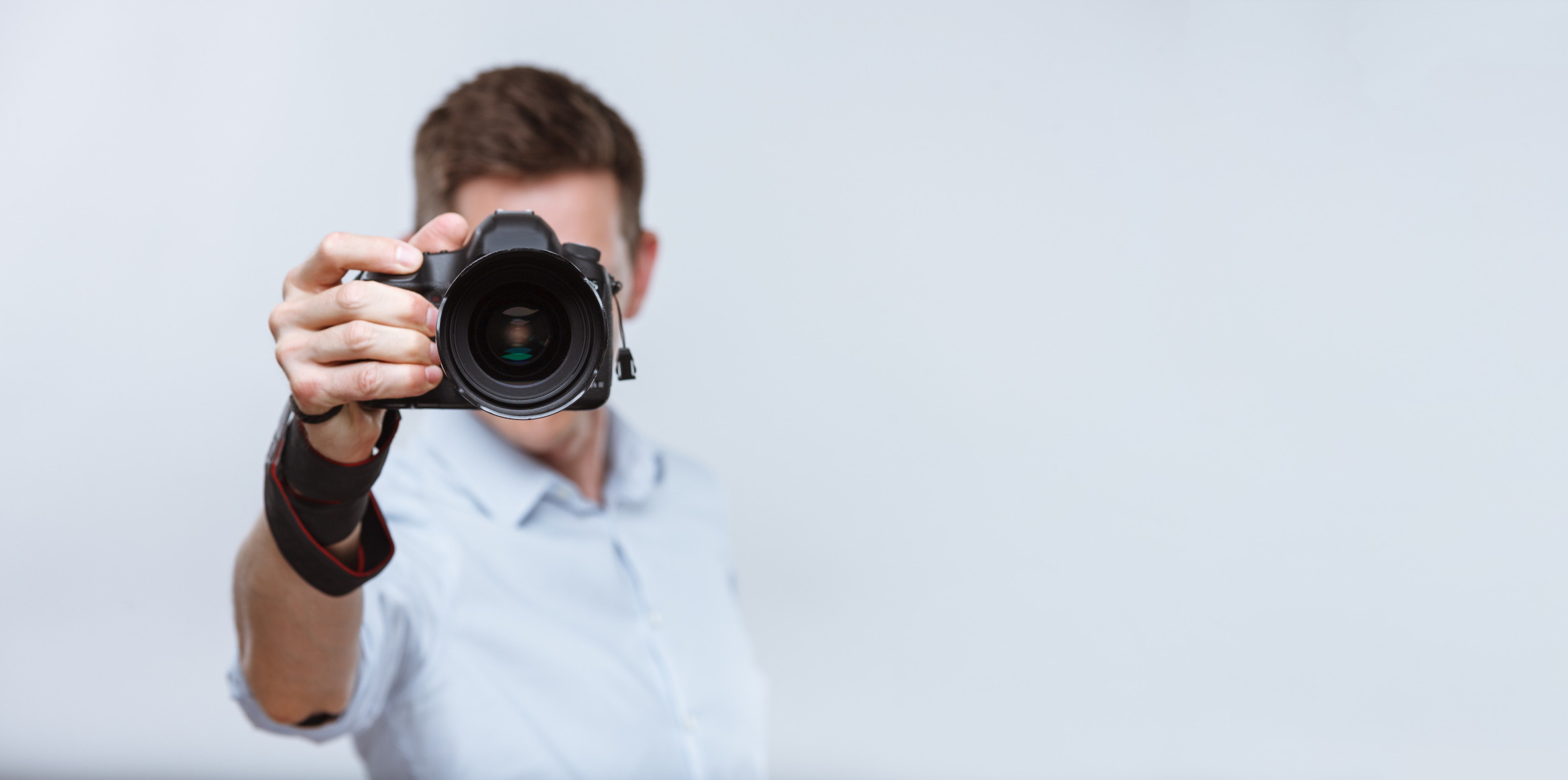 Mann mit Kamera; Detektei Angermünde, Detektiv Angermünde, Privatdetektiv Angermünde