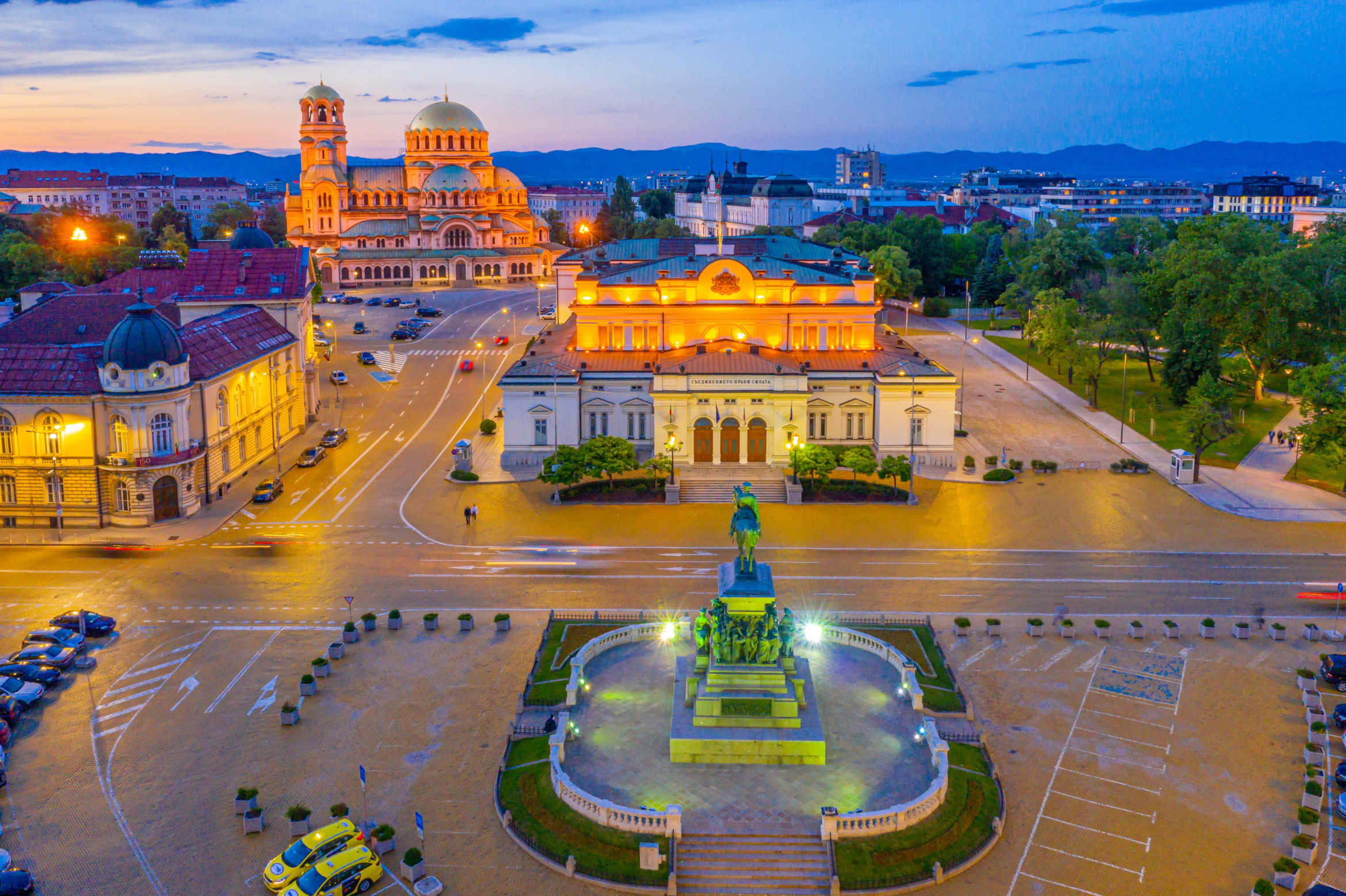 Sofia (Bulgarien) mit Nationalversammlung und Alexander-Nevski-Kathedrale; Wirtschaftsdetektei Sofia (Bulgarien), Detektivagentur Sofia (Bulgarien), Privatermittler Sofia (Bulgarien), Detektivbüro Sofia (Bulgarien)